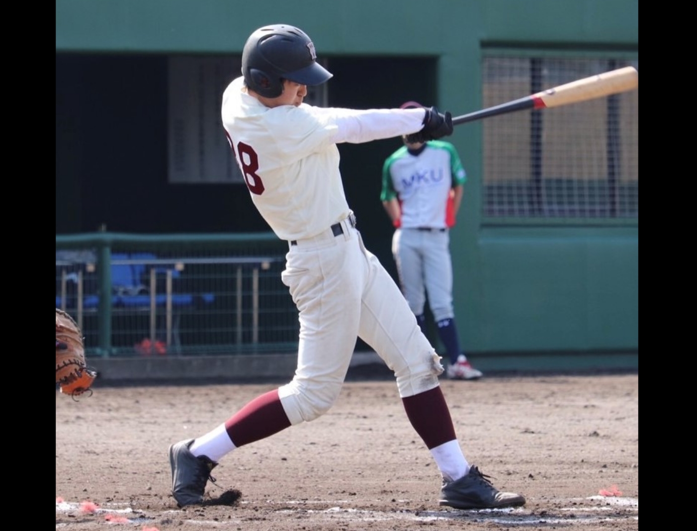 大学から始めた硬式野球、ボールやバットに慣れるのに苦労しました…。