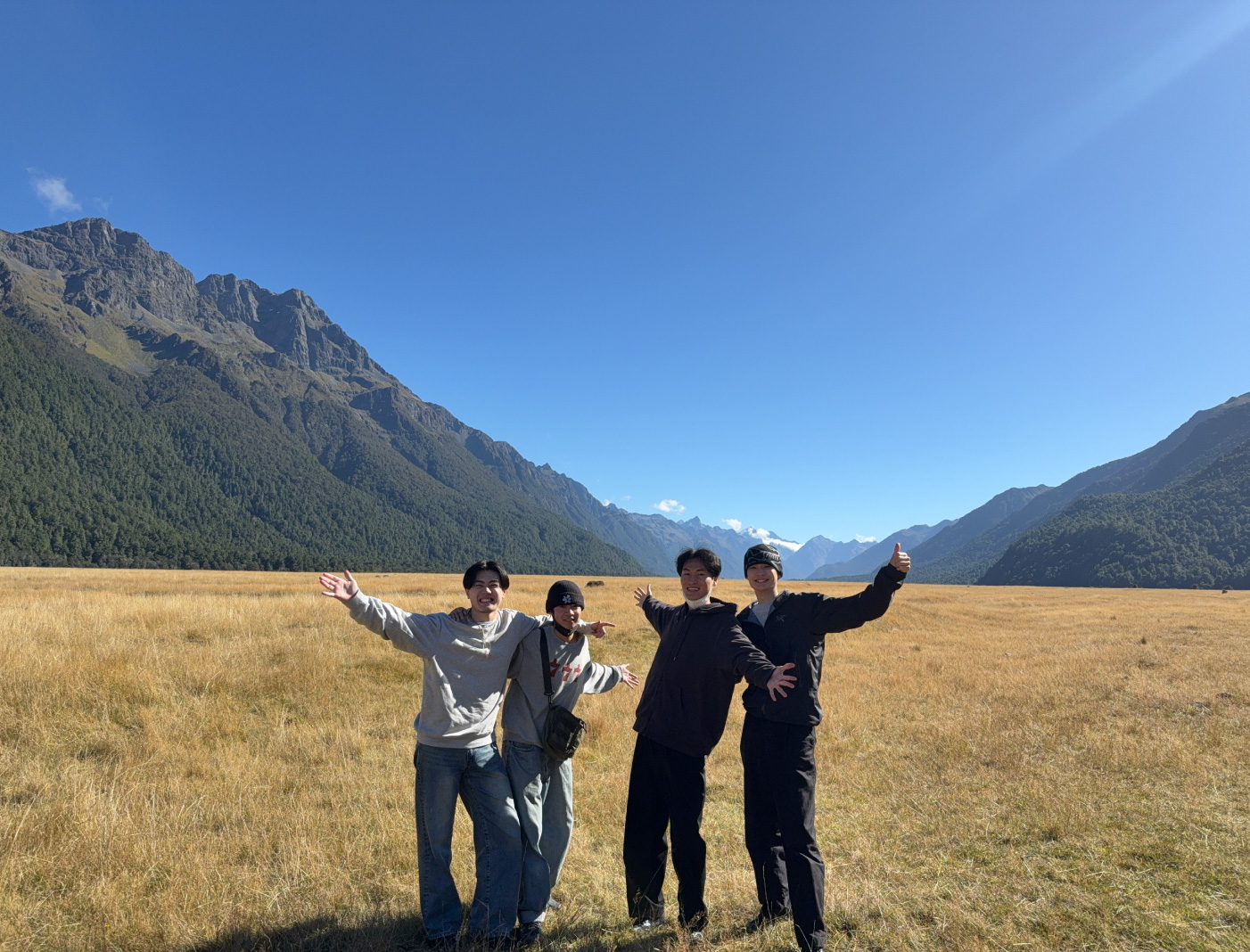 選考中、何度も何度も私の夢を聞いてくれたり、どんなに夜遅くなっても駅まで送り迎えをしてくれた大学時代の親友たち。そんな大親友たちと、卒業旅行でニュージーランドに行きました。いつまでも、お互いに支えあえる仲間でいたいです。