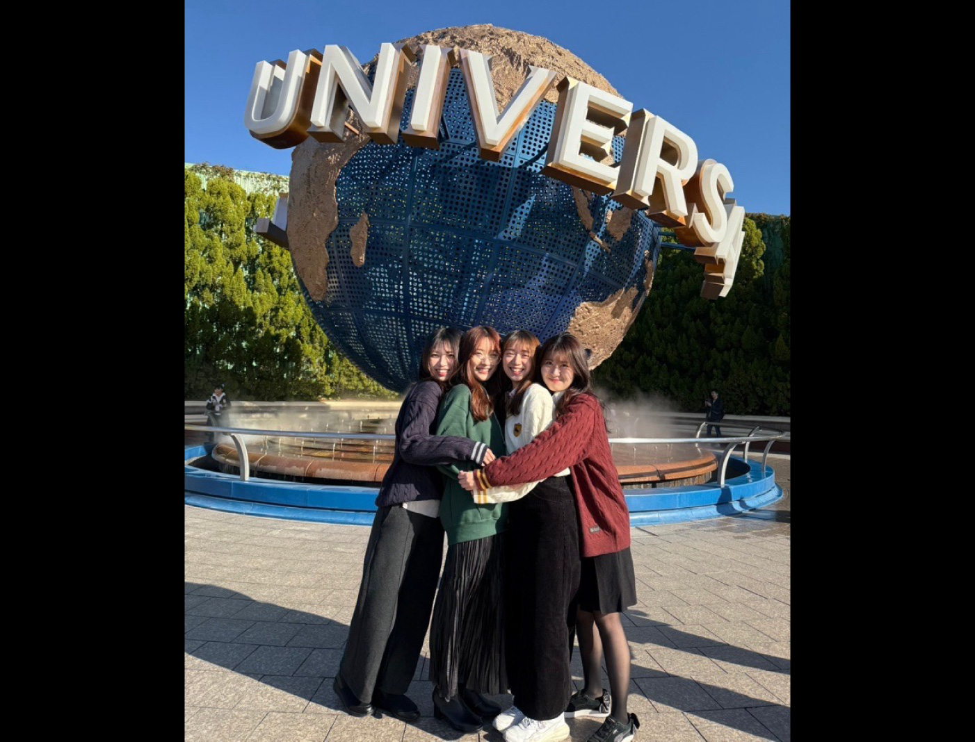 ハリーポッターコラボの服で同期とユニバへ！極寒でしたが服を楽しむためにアウターは脱いで過ごしました。