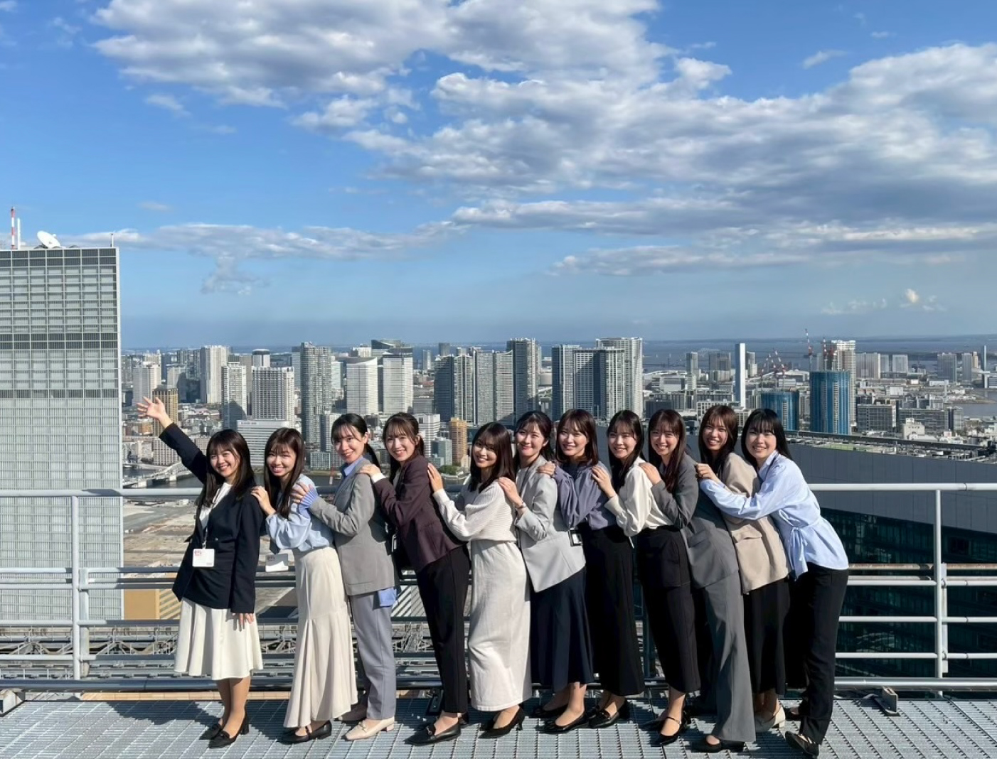 「いつかドラマを創ることになったらここ（生田スタジオ）に花束届けに来るね！」と応援してくれる優しい同期に出会えたことが、何より幸せです。