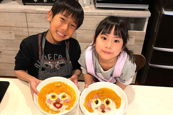 母の日に作ろう！！<br>ママの顔チキンバターカレー