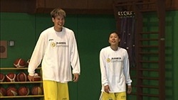 渡嘉敷来夢（バスケットボール）