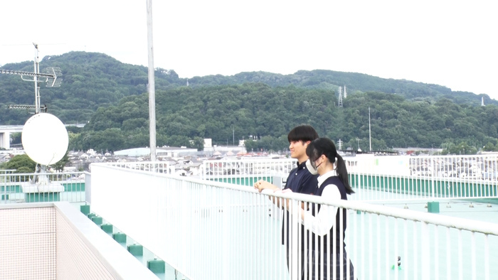 北山宏光「超無敵クラス」に登場！高校生が屋上で告白する姿に「純度が