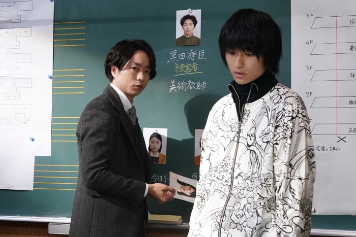 櫻井翔「ネメシス」で“ポンコツ探偵”に！撮影中は入江悠総監督と