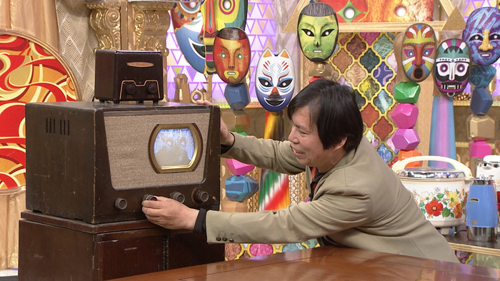 驚きの仕組みで動くワイヤレスリモコンテレビ、通電させソーセージを 