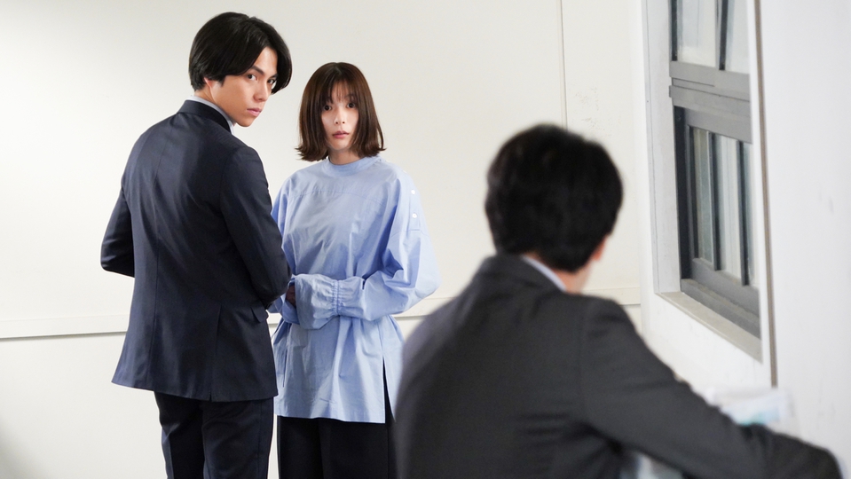 それってパクリじゃないですか？」亜季(芳根京子)と五木(渡辺大