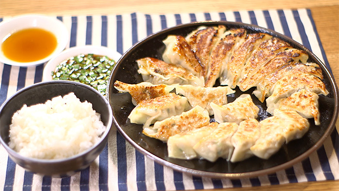 みんなの食卓 餃子を作ろう! 公式・スッキリ】“みんなの食卓”第14回「鳥羽流ギョウザ」｜スッキリ