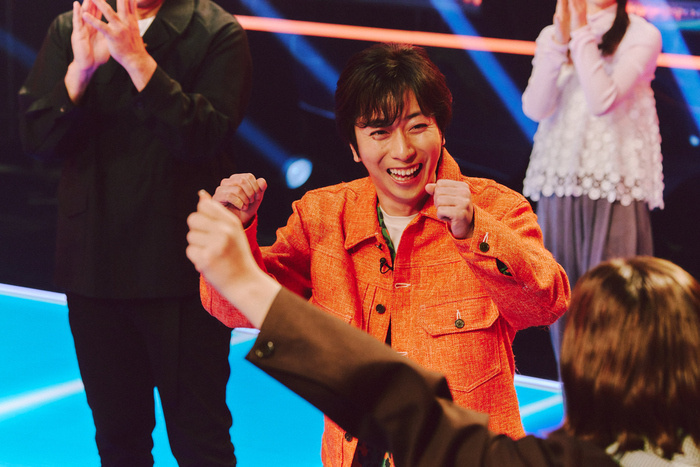 岡田准一MC 究極の陣取りサバイバル『THE FLOOR』開幕！総勢32人の豪華