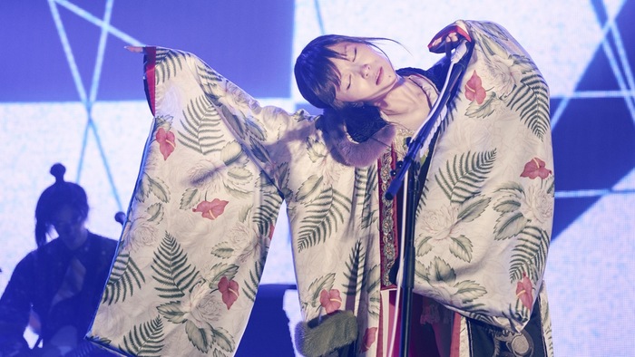 椎名林檎がnews Zero新テーマ曲を作詞作曲 共演するアーティストは10 1放送で明らかに 日テレtopics 日本テレビ