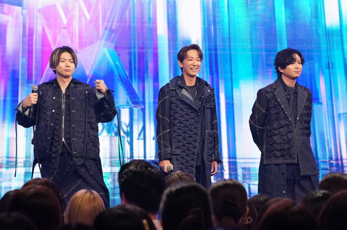 NiziUまとめ売り約100万➜6万 NiziU トレカ 交換 譲 1枚目 求 A.B盤🧡通常盤💜💚 B盤💜通常盤