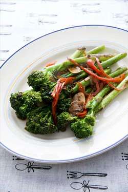 もこみち流　スティックブロッコリーのＸＯ醤炒め