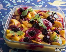 もこみち流 マンゴープリン 〜ブラックベリーといちごのソース〜