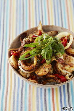 もこみち流　イカとホタテのピリ辛丼