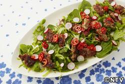 もこみち流　カリカリ豚ひき肉のサラダ