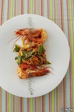 もこみち流 アワビとエビとケールのトマトクリームパスタ