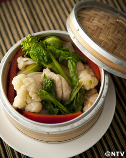 もこみち流 鶏肉と季節の野菜のせいろ蒸し