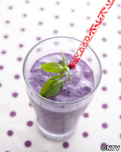 もこみち流　ブルーベリーとセロリのヨーグルトシェイク