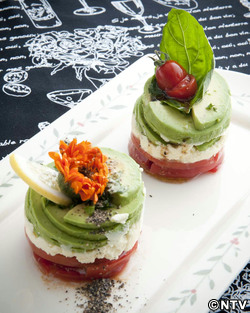もこみち流　トマトとアボカドのミルフィーユ