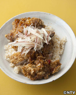 もこみち流 鶏もも肉のから揚げ丼 ~ねぎソースで~