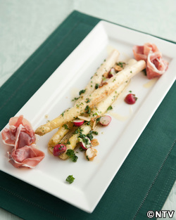 もこみち流 ホワイトアスパラのソテー ~生ハムを添えて~