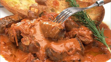 もこみち流　ステーキのトマトクリームソース