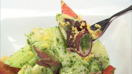 もこみち流　タコとセロリとカリフラワーのサラダ ～グリーンドレッシング～