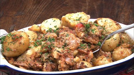 もこみち流　丸ごと新じゃがとミートソースのオーブン焼き