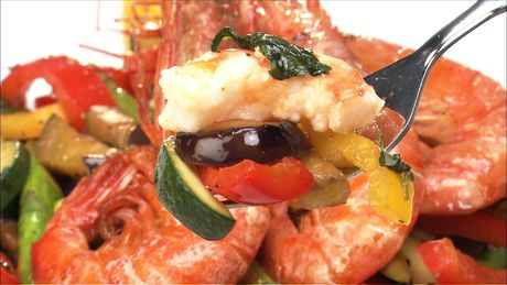 もこみち流　エビと彩り野菜のバジル炒め