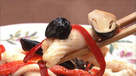 もこみち流　イカときくらげの炒め物