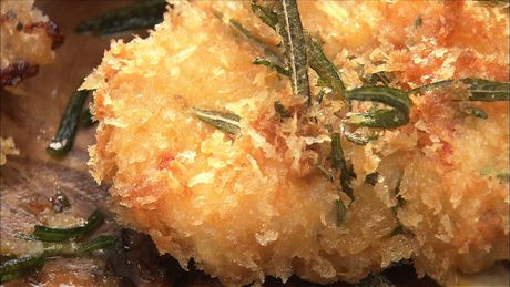 もこみち流　鶏むね肉のペコリーノチーズフライ