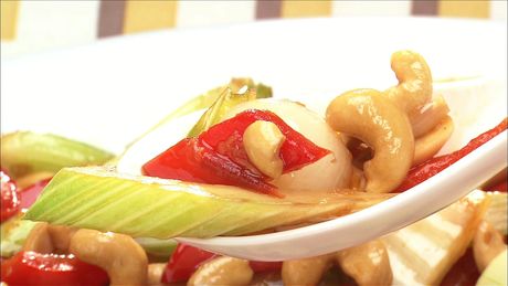 もこみち流　セロリとカシューナッツ炒め