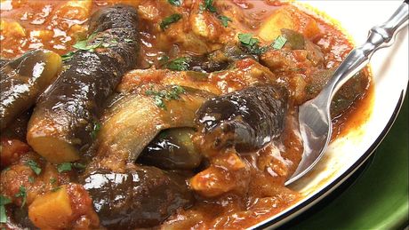 もこみち流　骨付き鶏肉となすとピーマンのカレー