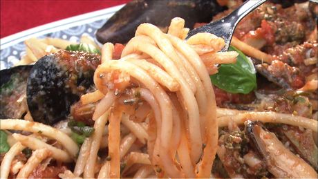 もこみち流　アンチョビとムール貝のトマトソースパスタ