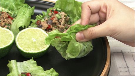 もこみち流　鶏ひき肉のリーフレタス包み