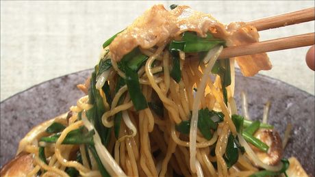 もこみち流　イカと豚肉のスパイス焼きそば