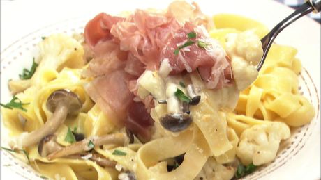 もこみち流　プロシュートとカリフラワーのタリアテッレ