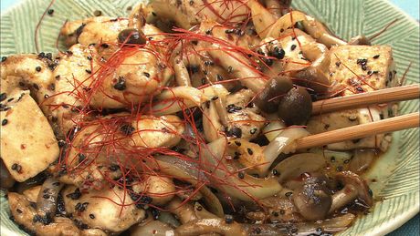 もこみち流　鶏むね肉の韓国風しょうが焼き