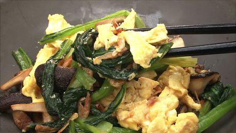 もこみち流　小松菜と卵のオイスター炒め