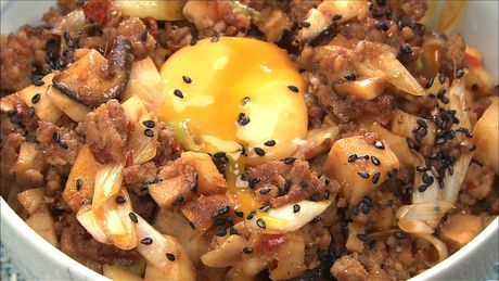 もこみち流　豚ひきのピリ辛丼