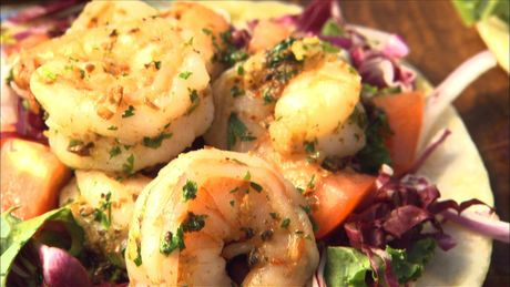 もこみち流　ガーリックアンチョビシュリンプのトルティーヤとアジアンスタイルソース