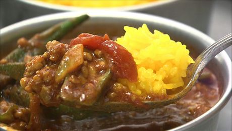 もこみち流　鶏ひき肉とオクラのトマトカレー