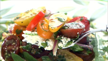 もこみち流　フレッシュトマトとルッコラとフェタチーズのサラダ