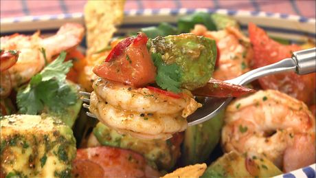 もこみち流　メキシコ風 アボカドとエビのサルササラダ