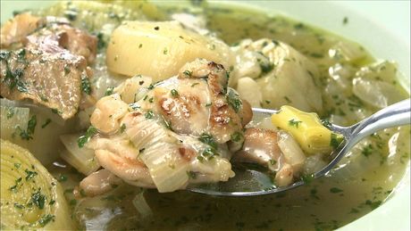 もこみち流　リーキとオニオンとチキンのスープ