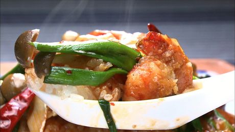 もこみち流　野菜とエビチリの辛炒め飯