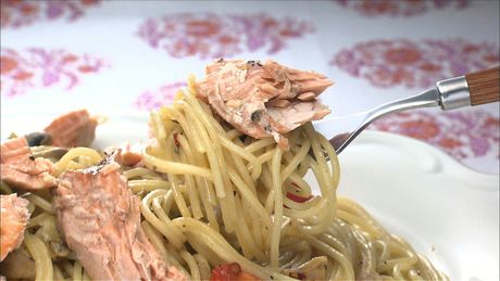 もこみち流　サーモンときのこのオイルパスタ