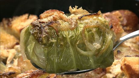 もこみち流　ロールキャベツのオニオングラタンスープ