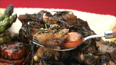 もこみち流　骨付き鶏もも肉と野菜のバルサミコソテー