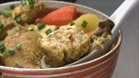 もこみち流　鶏の団子入りカレー鍋