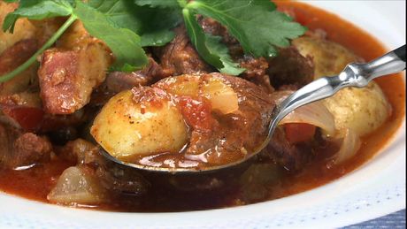 もこみち流　牛スジの和風トマト煮込み